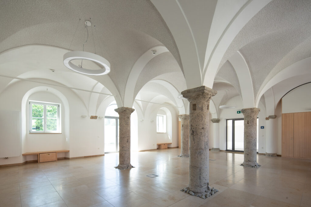 Umbau und Nutzungsänderung Wohngebäude in Rathaus und Instandsetzung Dachgeschoss Rathaus Markt Kaisheim